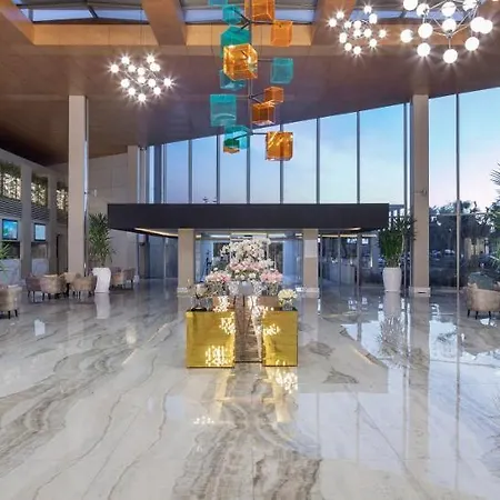 Resort Nirvana Cosmopolitan - Convention & Sports Center
