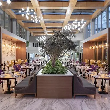 Nirvana Cosmopolitan - Convention & Sports Center 5* Antalya