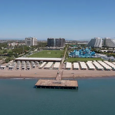 Nirvana Cosmopolitan - Convention & Sports Center