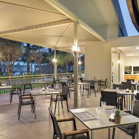 Nirvana Cosmopolitan - Convention & Sports Center Resort 5*