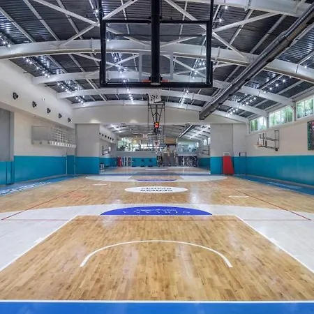 Resort Nirvana Cosmopolitan - Convention & Sports Center