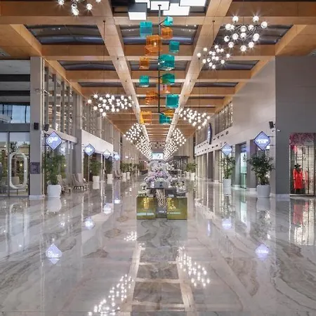 Nirvana Cosmopolitan - Convention & Sports Center Θέρετρο