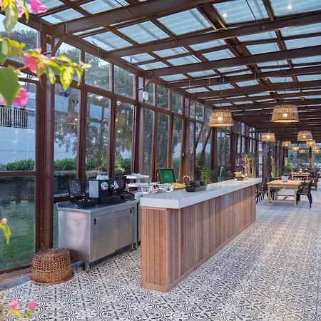 Nirvana Cosmopolitan - Convention & Sports Center Θέρετρο 5*